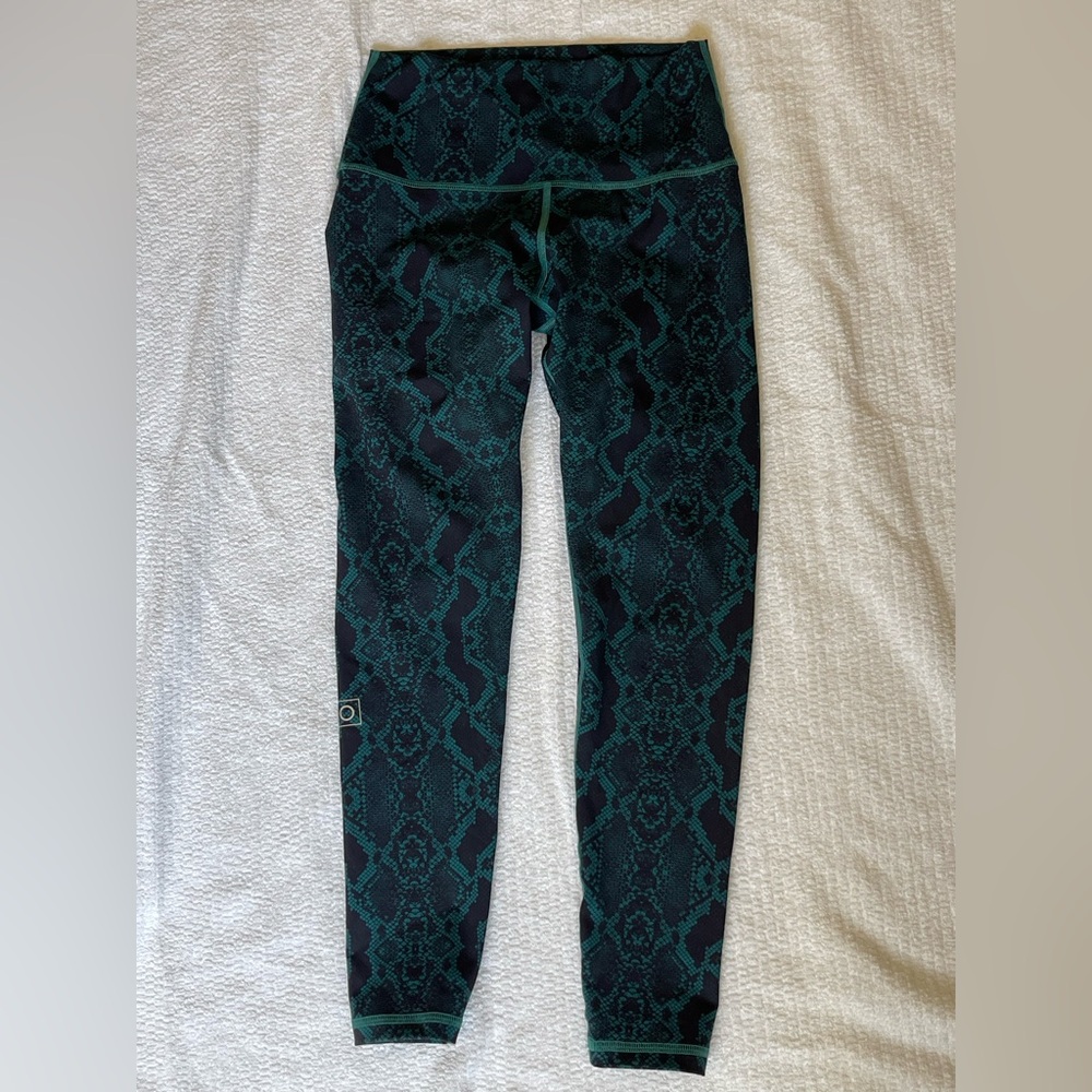Fleo Teal and Black Snake Pattern Leggings